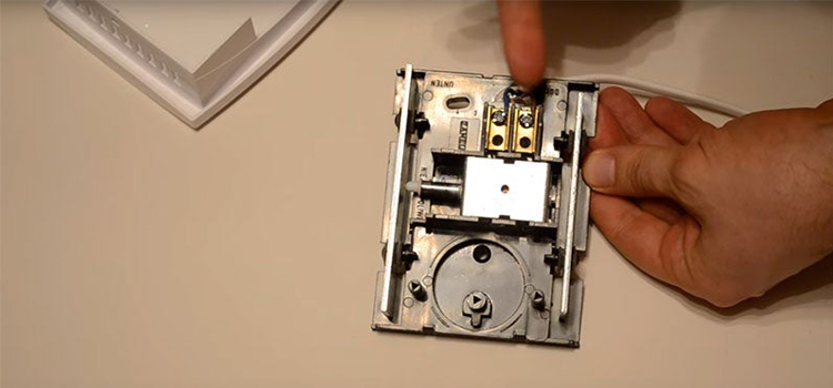 fix door bell in Mecca
